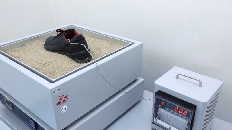 APPAREIL D’ESSAI POUR TESTER L’ISOLATION DES CHAUSSURES ZGT 7073 SI