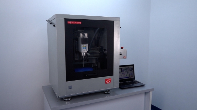 DEVICE FOR PREPARING PLASTIC SAMPLES DVT NP CNC